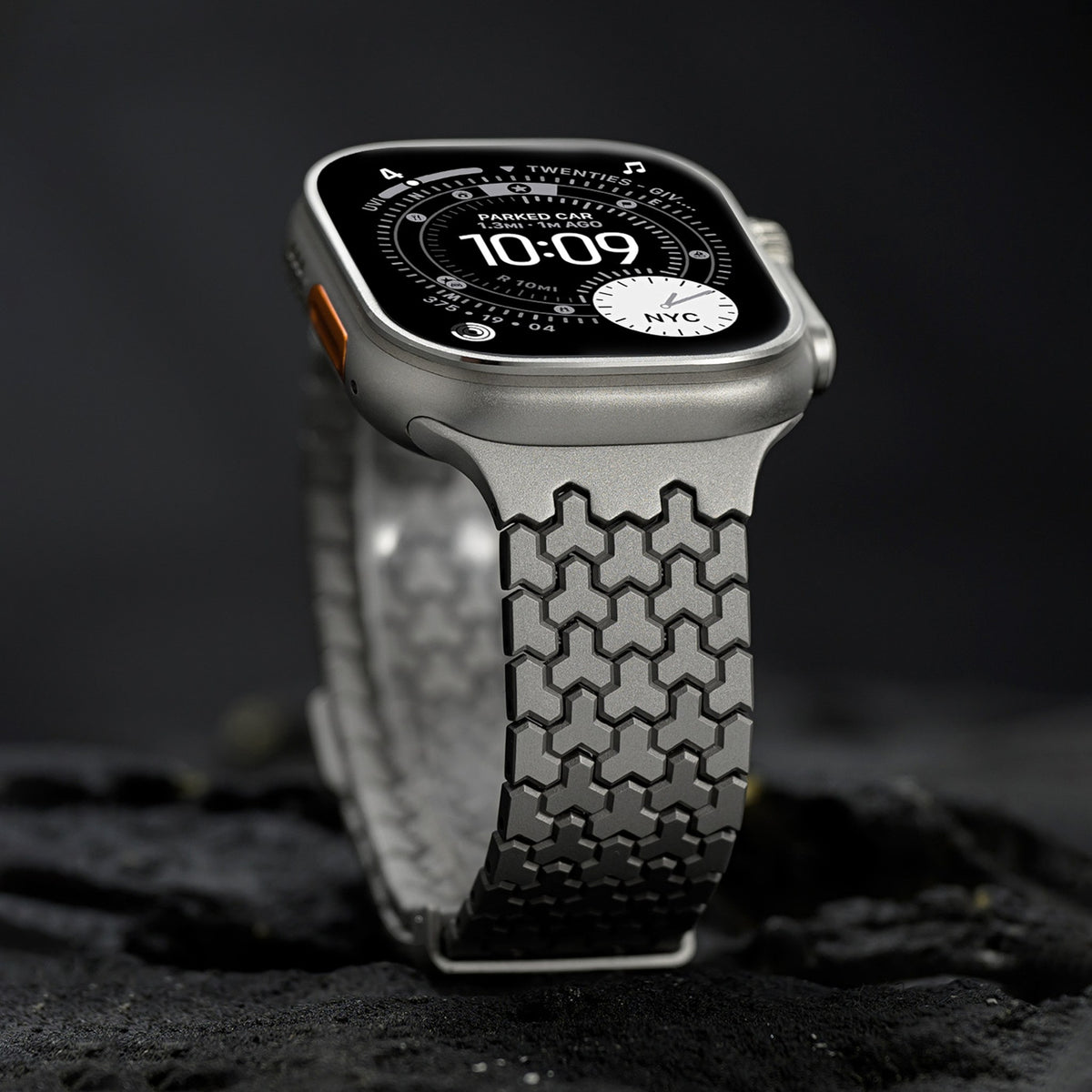 Y-link dual-magnet stainless steel band on a smartwatch