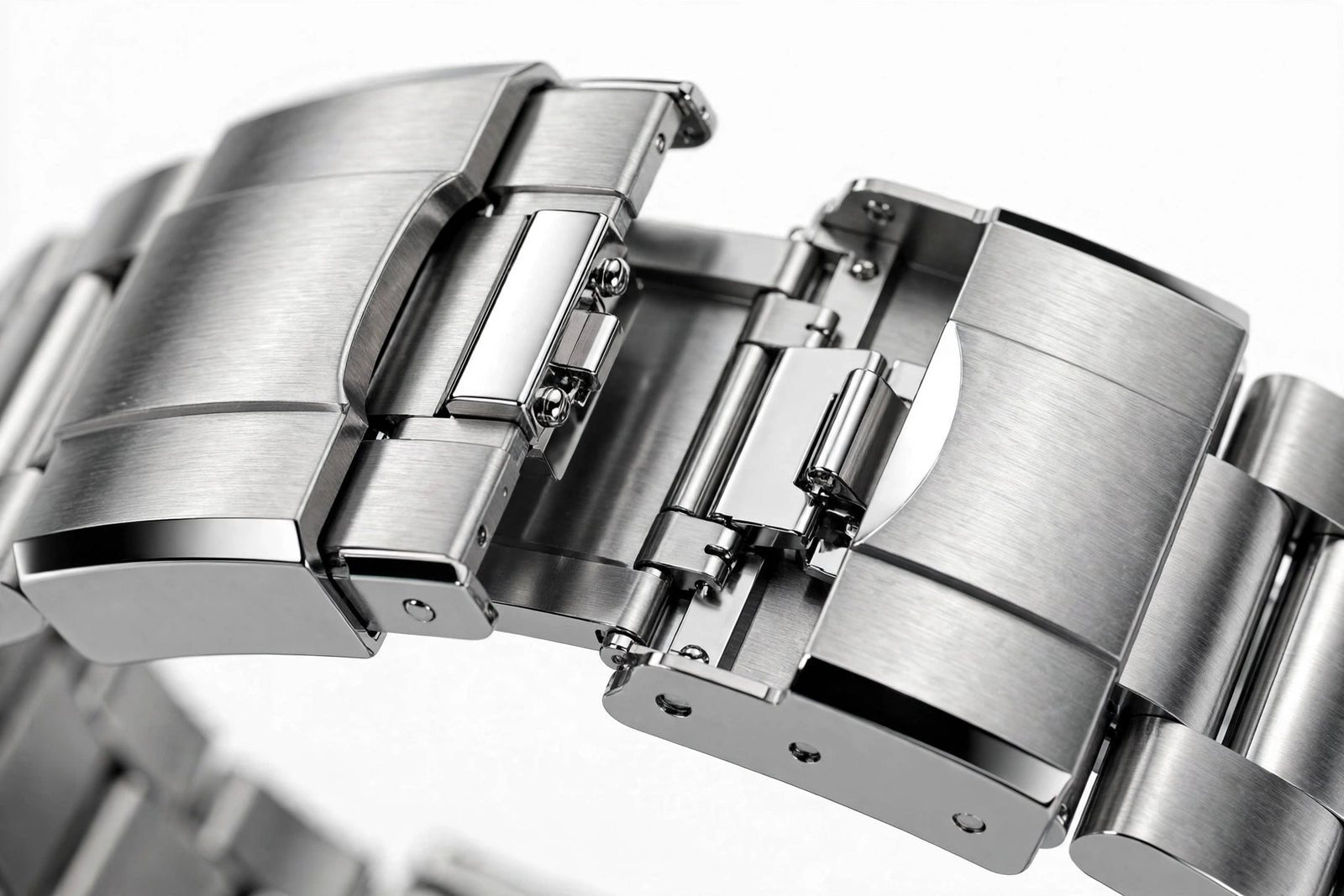 Machined folding clasp close-up